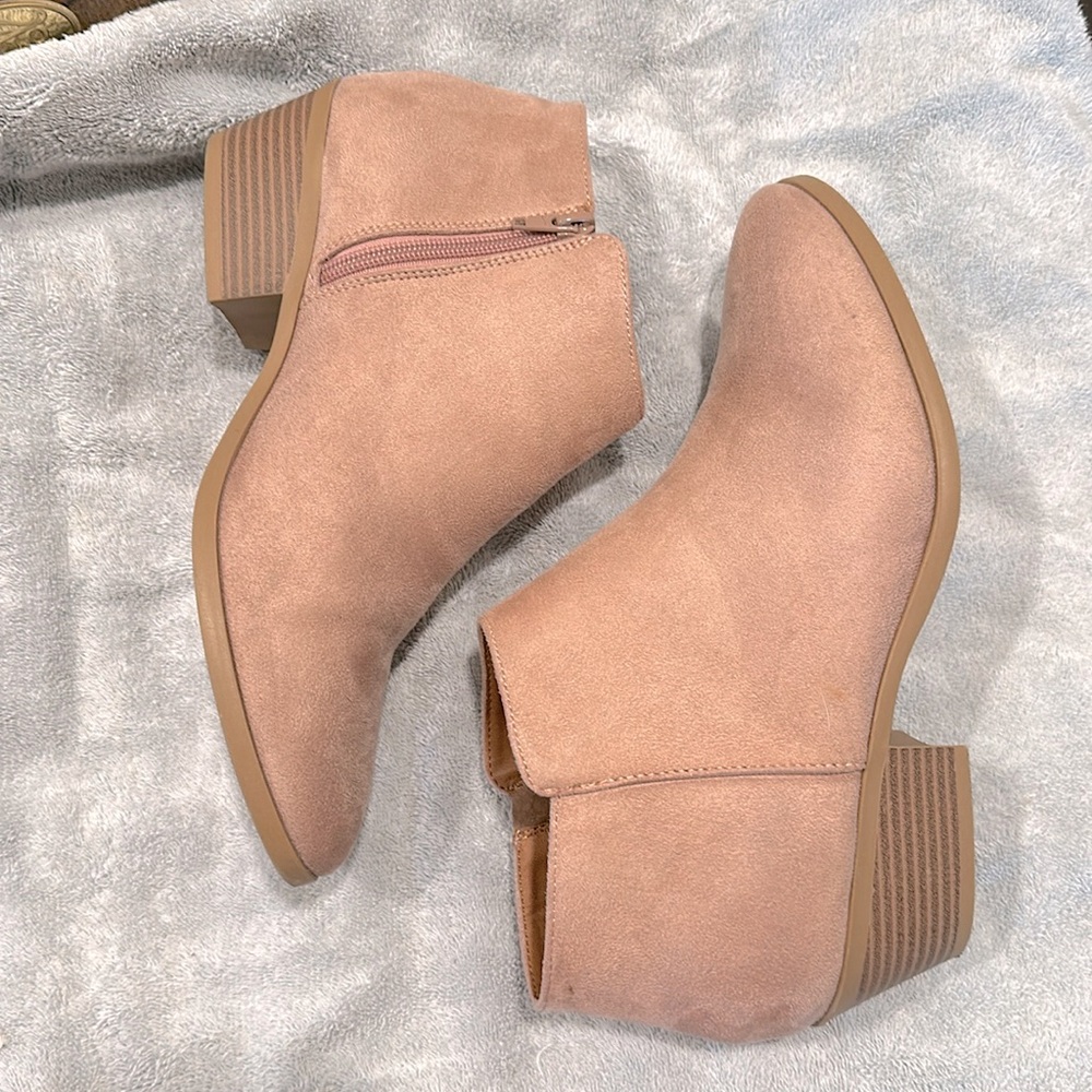 Women’s Soda ankle booties, blush pink 10b